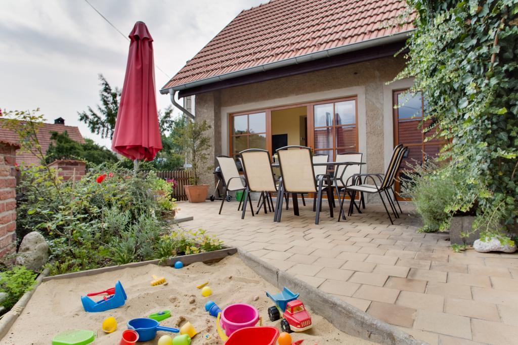Amazing 5 Bedroom House Krumlov 82 - 4 Min Walk To Main Square Cesky Krumlov Exterior photo
